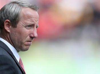 Lee Bowyer signs new Charlton deal