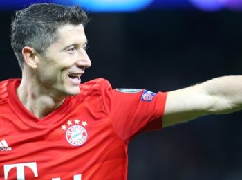 Bayern Munich smashes four to go top of  Bundesliga