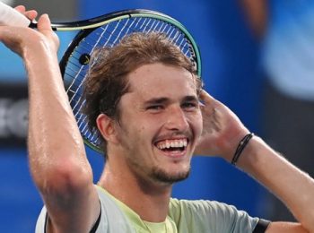 Alexander Zverev braves persistent stomach problems to beat Stefanos Tsitsipas in the semis of the Cincinnati Masters