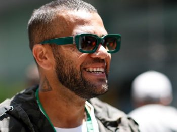 Alves ready to return to Barcelona if called upon