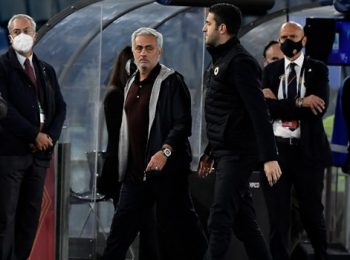 Roma holds Napoli to a barren draw