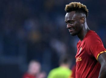 Tammy Abraham scores late goal to give AS Roma victory