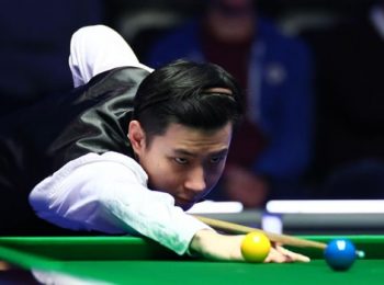 Zhao Xintong eyes top spot after a brilliant start in Leicester