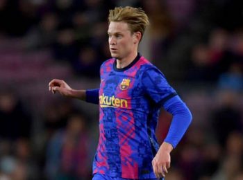 Barcelona reject Bayern Munich loan bid for Frenkie De Jong