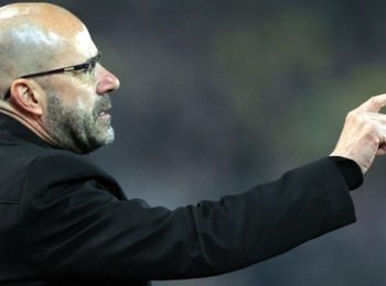 Peter Bosz wants his players to take the initiative ahead of Troyes game