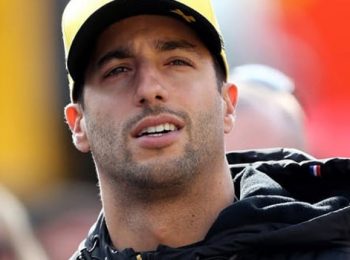 Hamilton Says Ricciardo Deserves More Than Reserve Driver At Mercedes