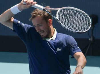 Daniil Medvedev clinches Vienna Open after beating Shapovalov